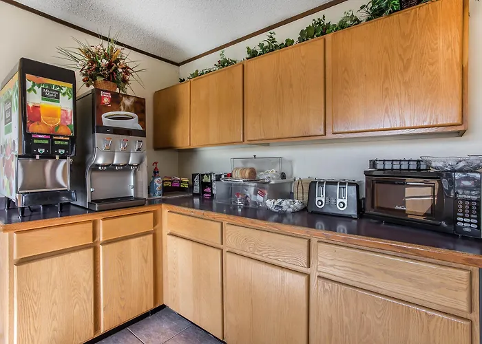 Rodeway & Pronghorn Hotel Lander